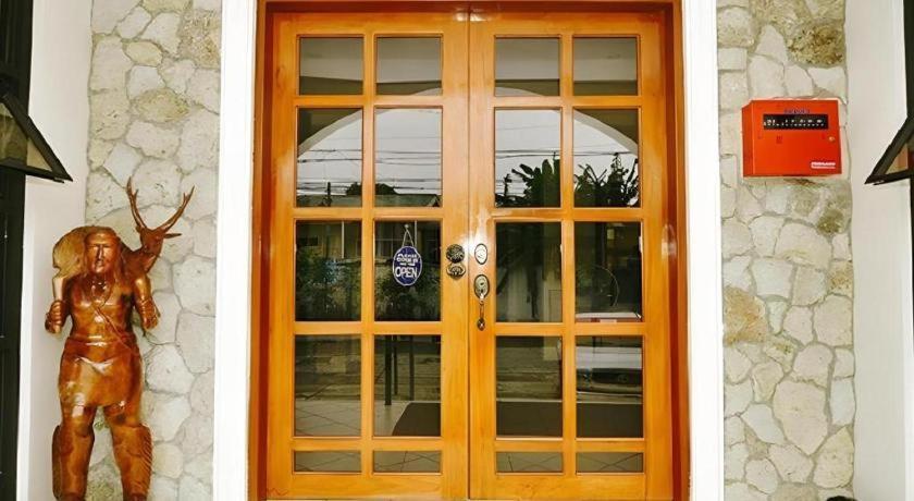 فندق إل هاسيندرو برايفت ايلويلو المظهر الخارجي الصورة